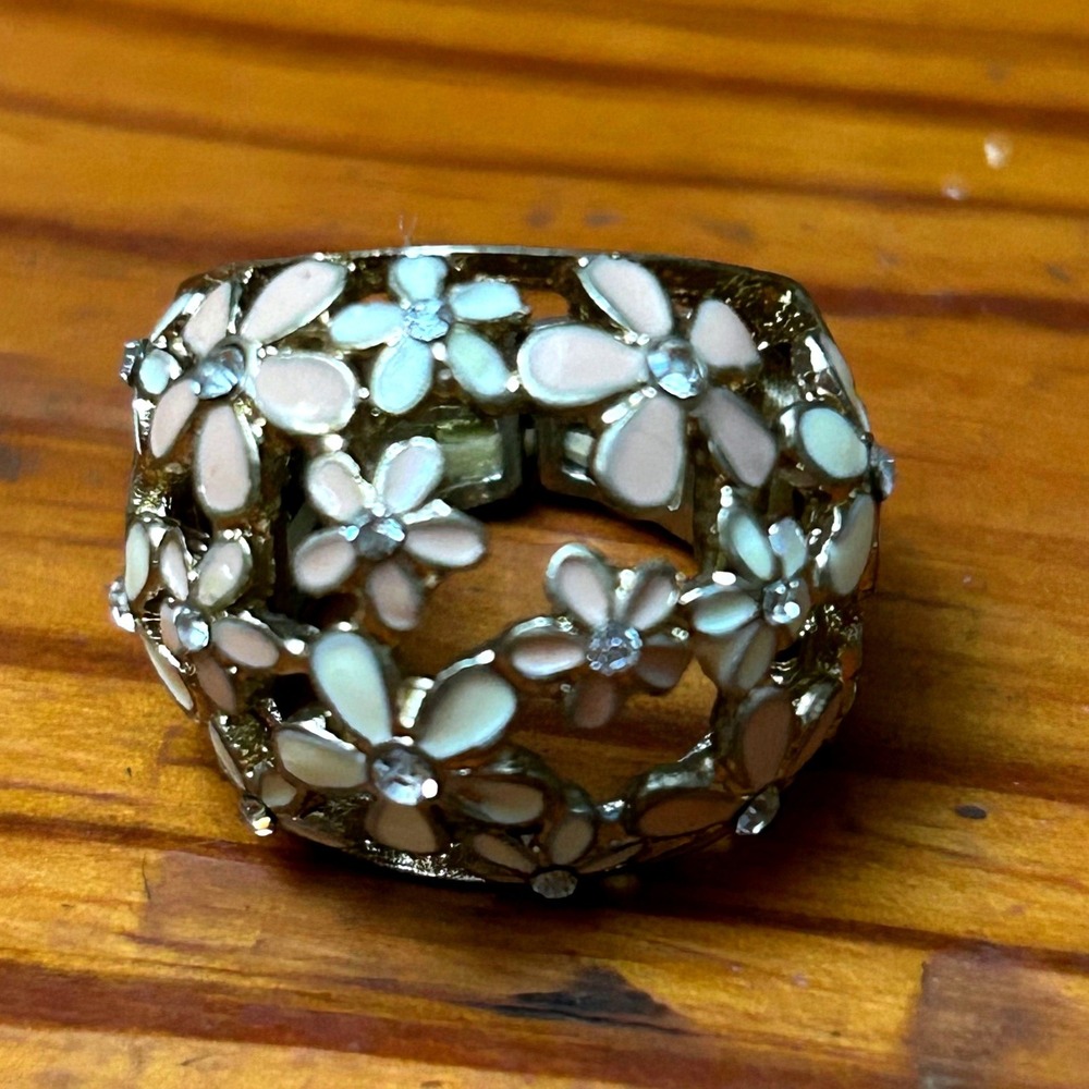 Gold Tone Pink Cream Enamel Daisy Flower Rhinestone Stretch Statement Ring